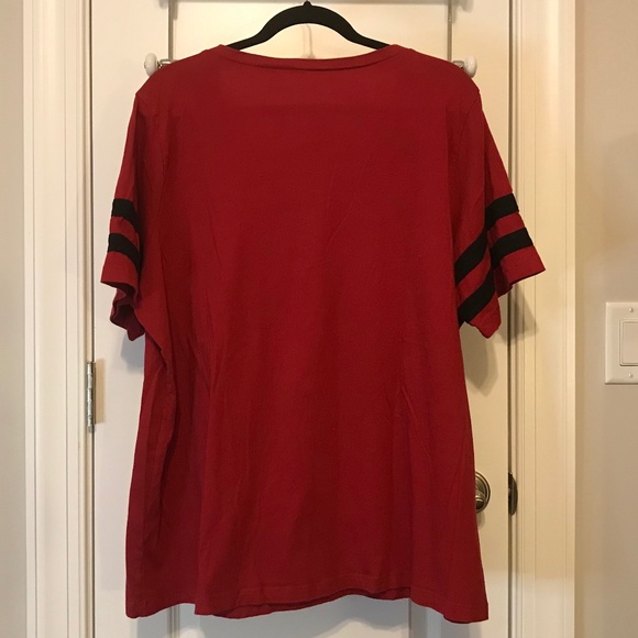 Torrid red short sleeve v-neck t-shirt with music note heart (3X) - Picture 2 of 12